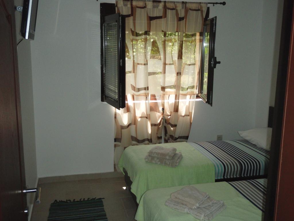 Apartments Matkovic كوتور الغرفة الصورة